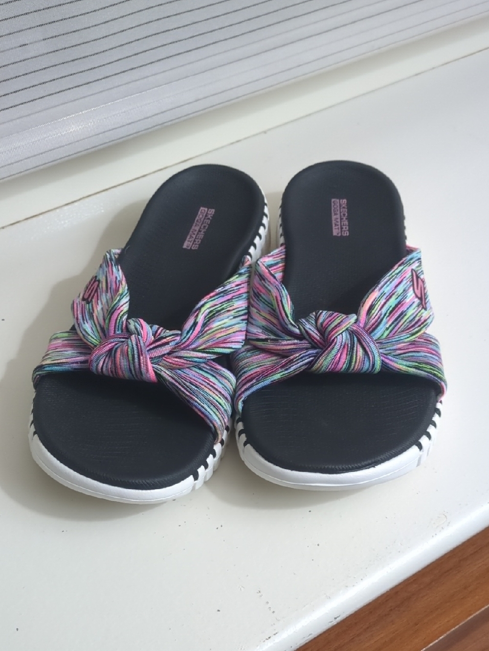 Skechers Women's Multicolor Knotted Slide Sandals with White Outsole